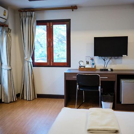 Chorlada Lanna Hotel Чіангмай Екстер'єр фото